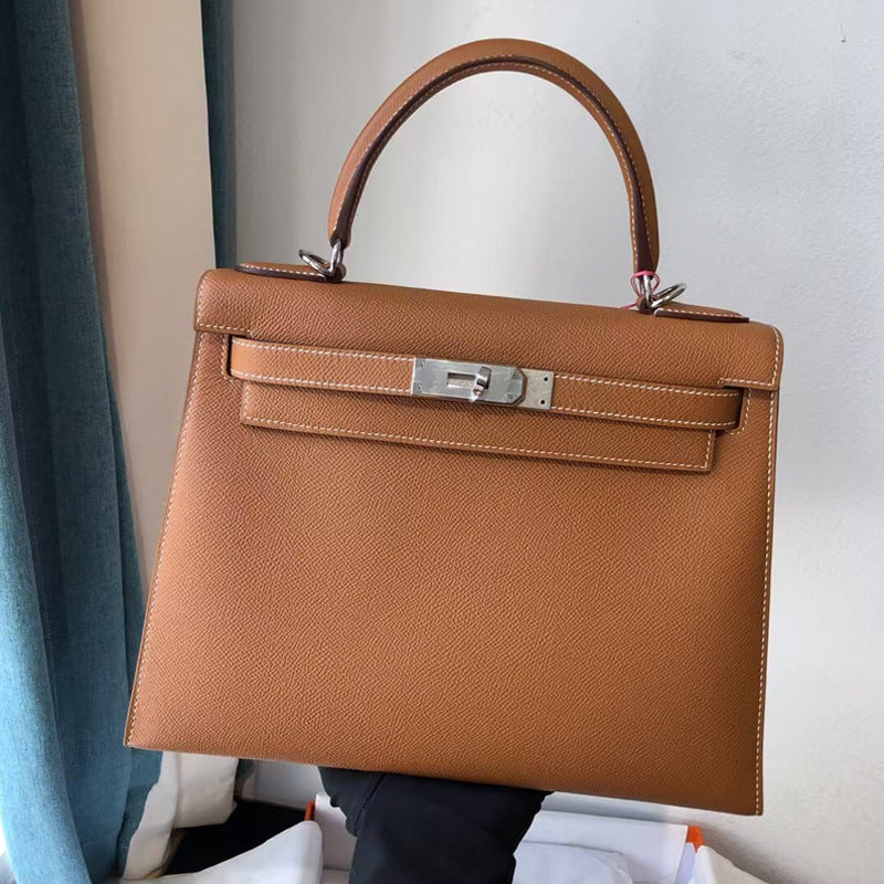 Single-shoulder crossbody bag made of cowhide