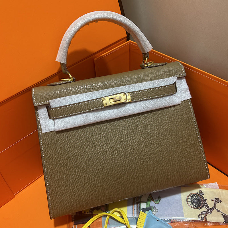Single-shoulder crossbody bag made of cowhide
