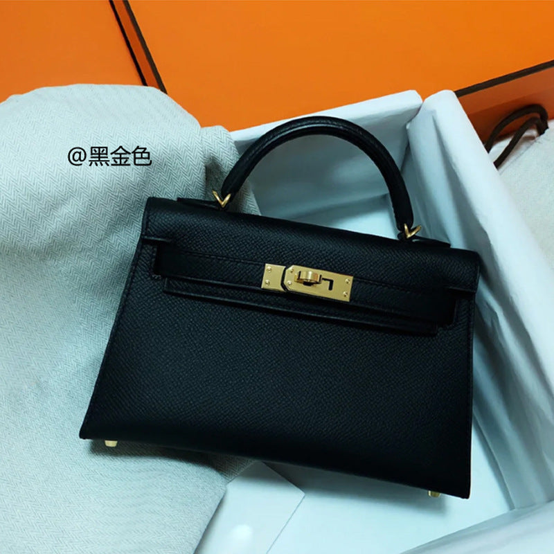 Single-shoulder crossbody bag made of cowhide