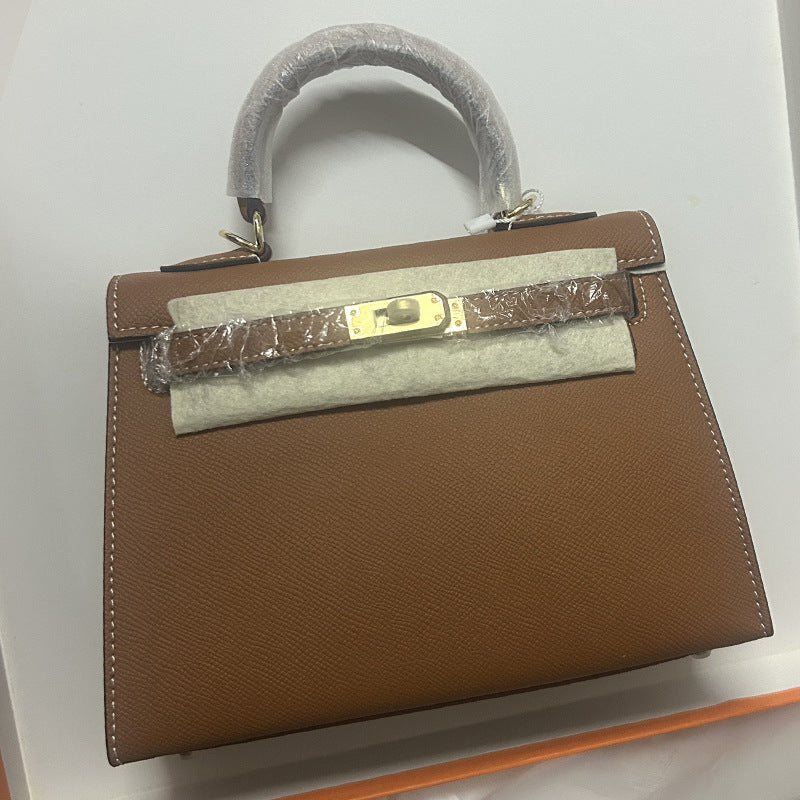 Single-shoulder crossbody bag made of cowhide