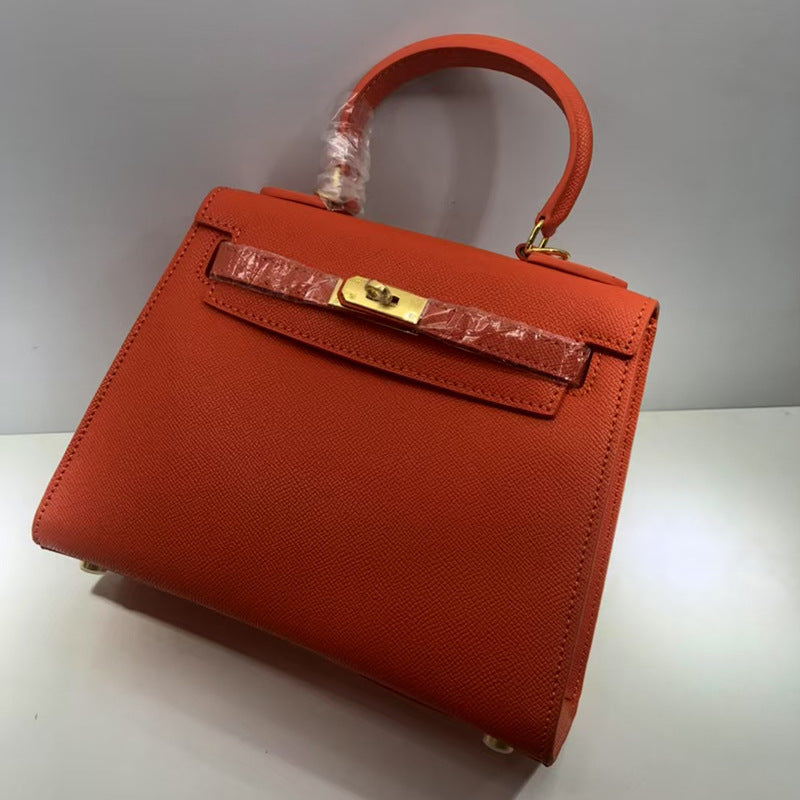 Single-shoulder crossbody bag made of cowhide