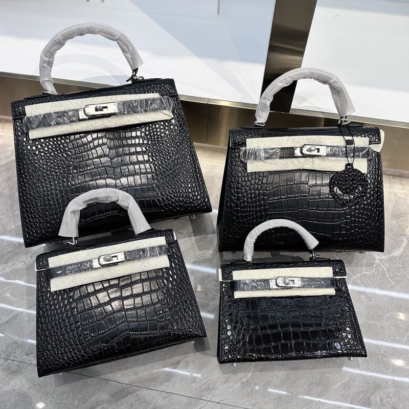 Single-shoulder crossbody bag made of cowhide