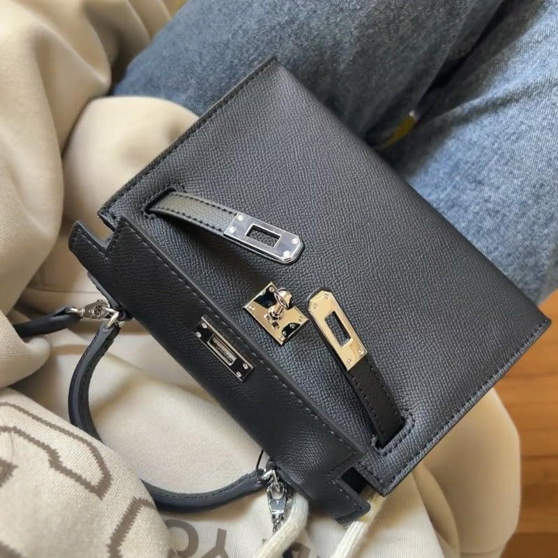 Single-shoulder crossbody bag made of cowhide