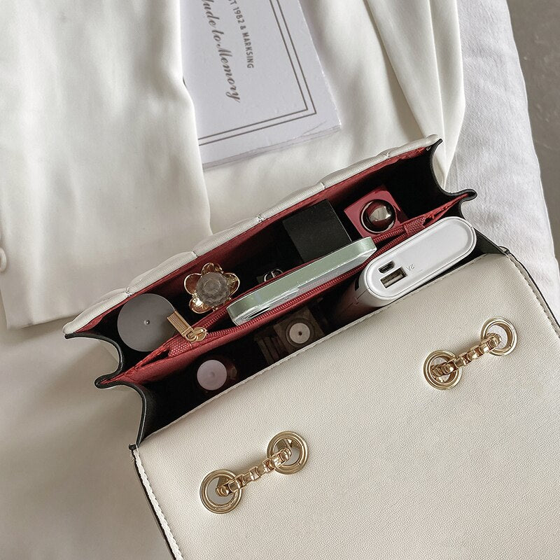 Diamond Lattice Chain Crossbody Bag