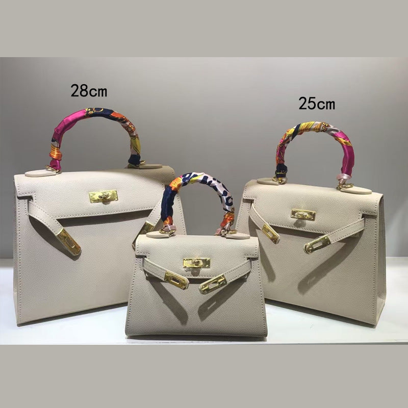 Single-shoulder crossbody bag made of cowhide