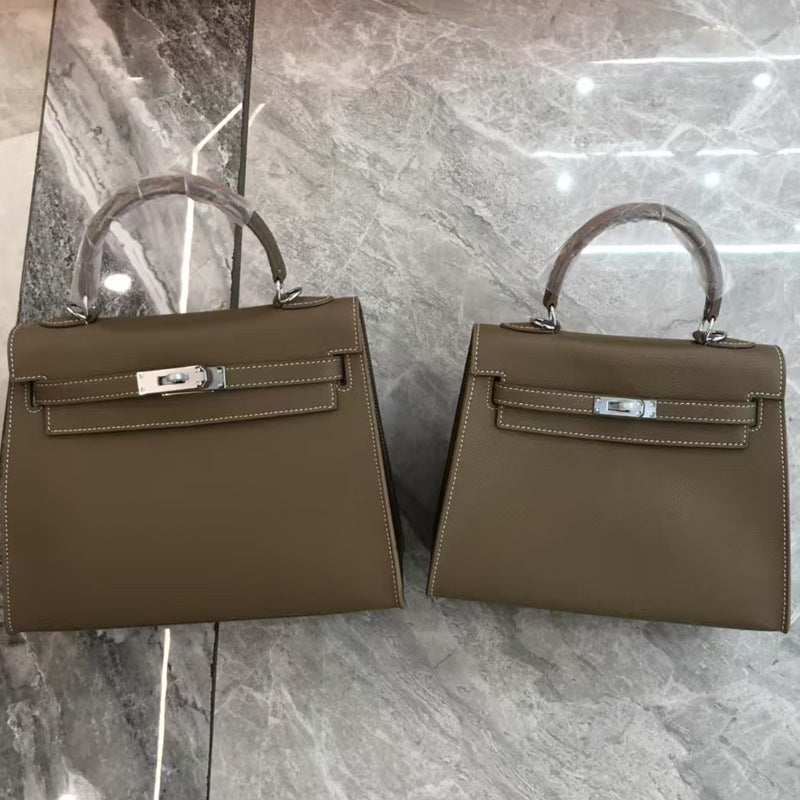 Single-shoulder crossbody bag made of cowhide