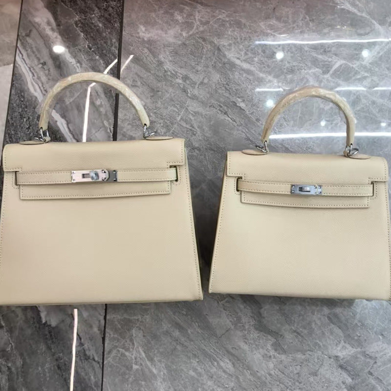 Single-shoulder crossbody bag made of cowhide