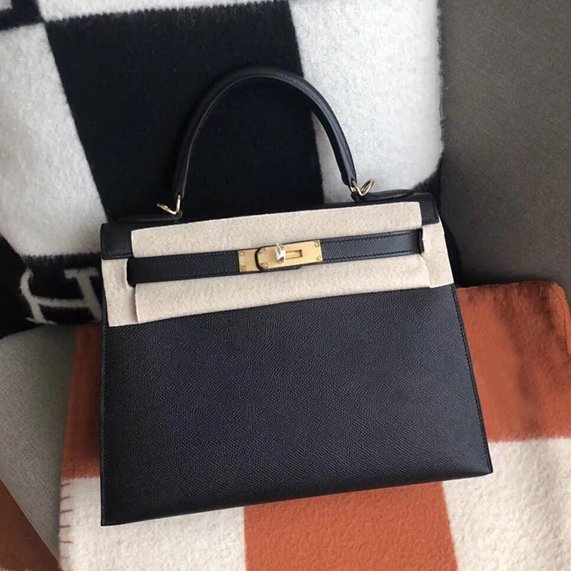 Single-shoulder crossbody bag made of cowhide