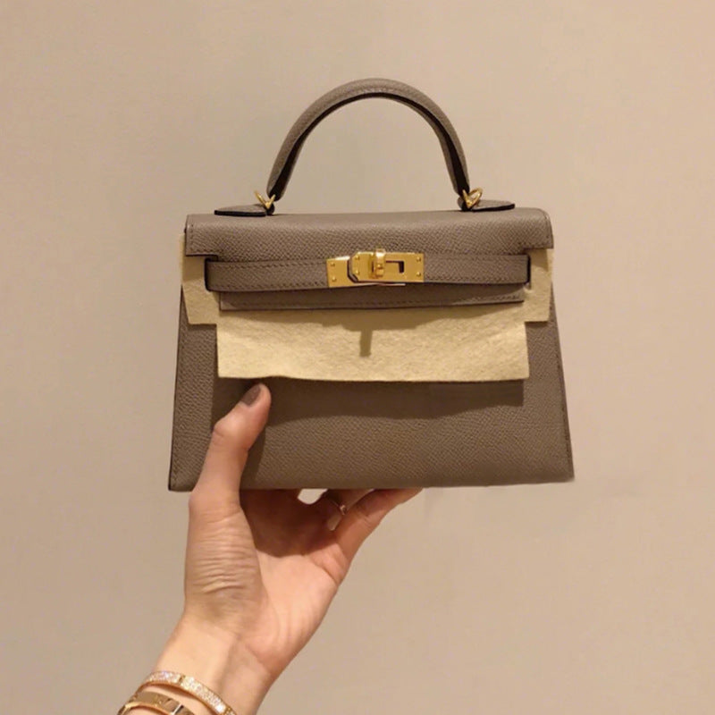 Single-shoulder crossbody bag made of cowhide