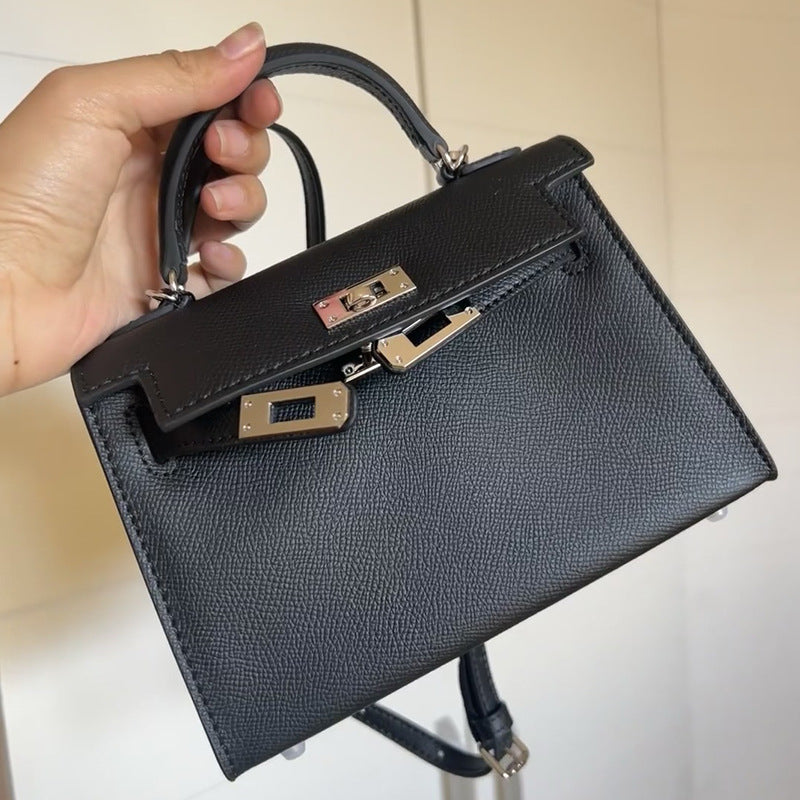 Single-shoulder crossbody bag made of cowhide