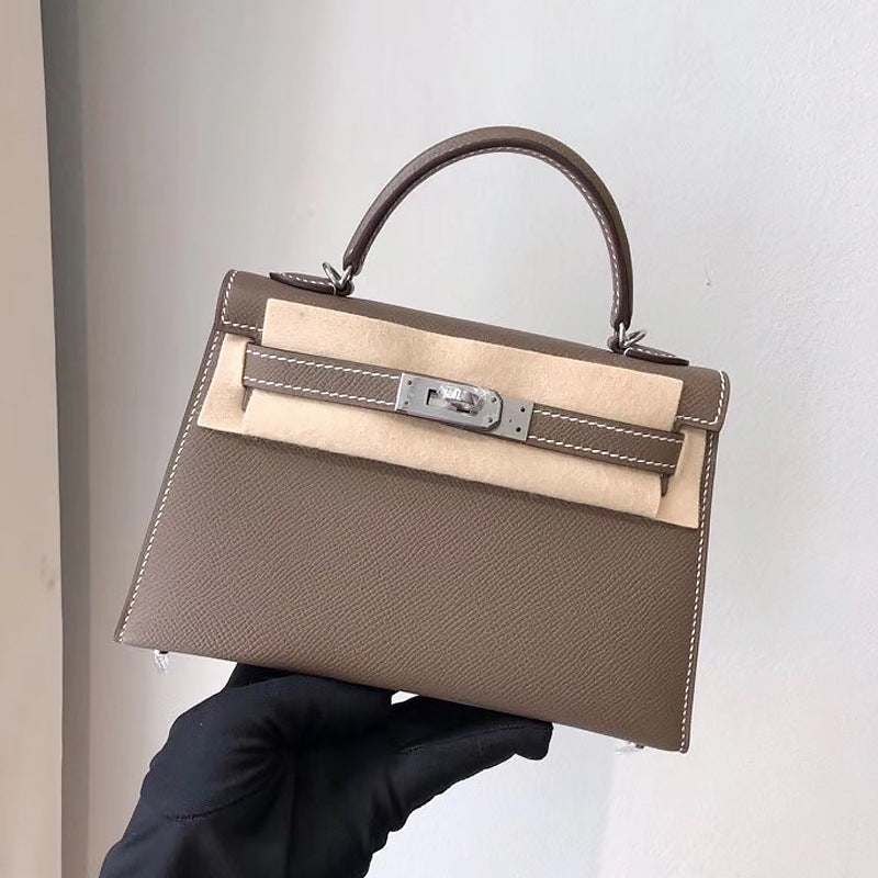 Single-shoulder crossbody bag made of cowhide